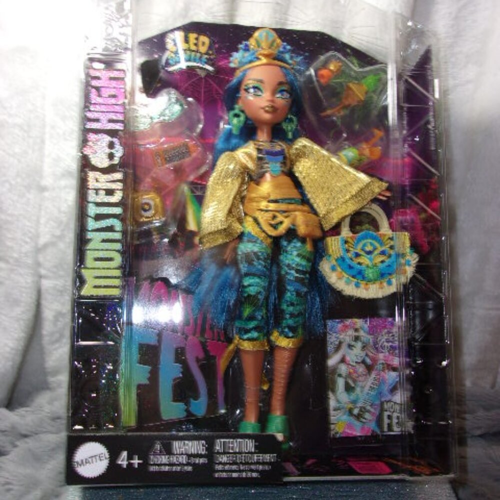 T-117 (NIP) MONSTER HIGH FEST CLEO DE NILE DOLL